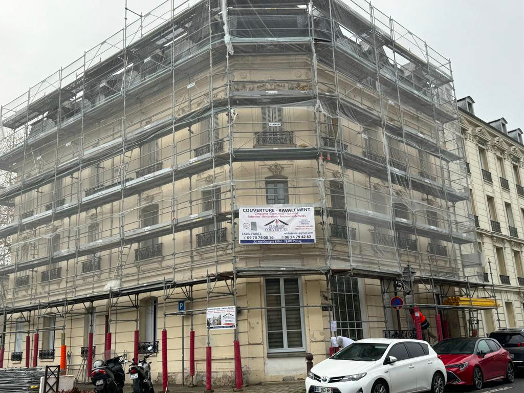 Artisan posant liteau à Poissy dans les Yvelines 78